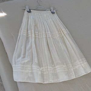 Elegant White Pleated Cotton Skirt